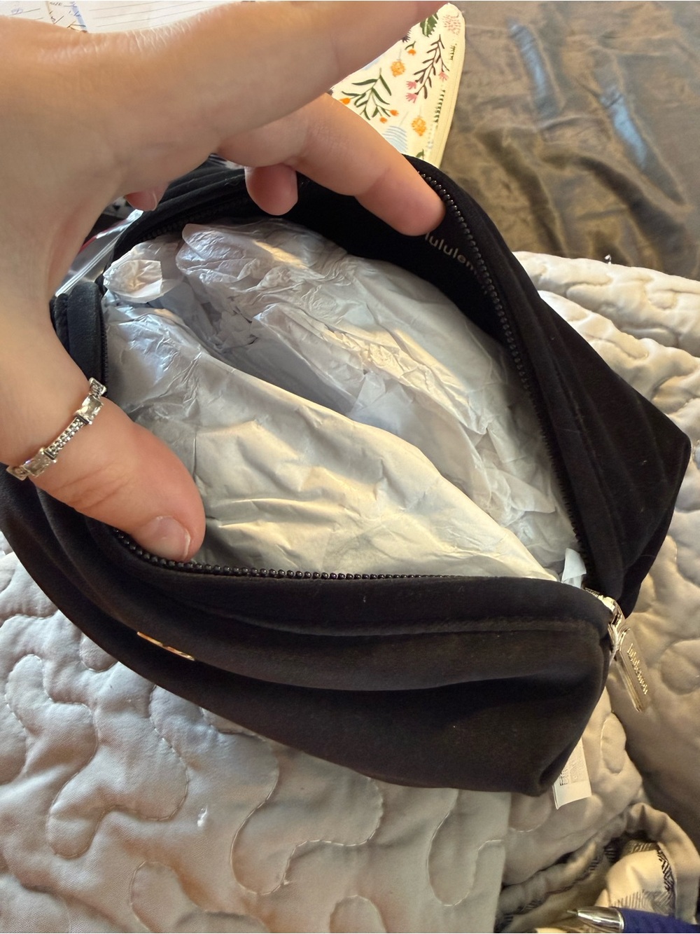 NWT Lululemon Feeling Ready Mini Velour Pouch - Picture 4 of 5